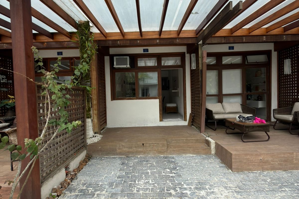 Casa de Condomínio com 2 Quartos à venda, 85m² - Balneário Praia do Perequê