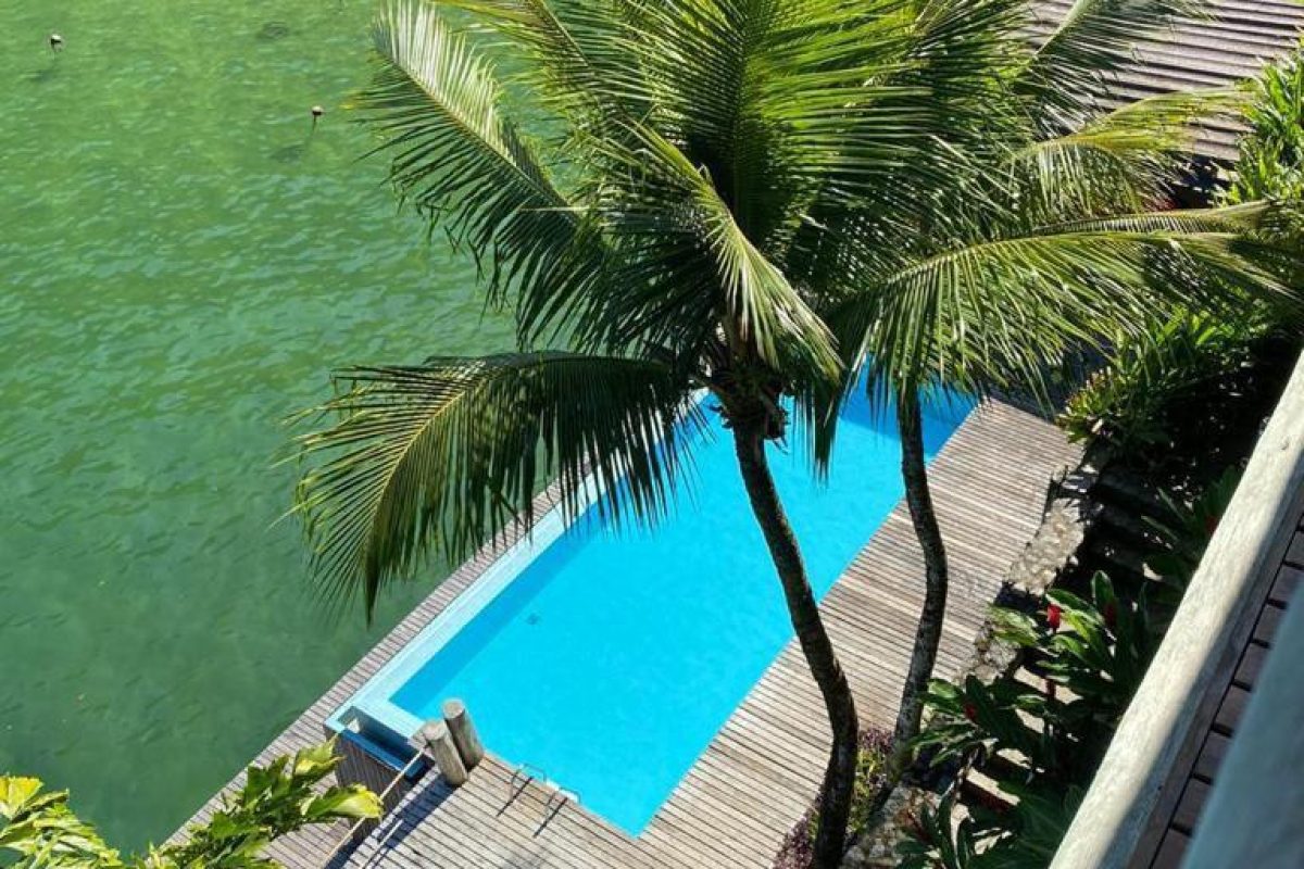 Casa de condomínio Porto Maui com suítes.