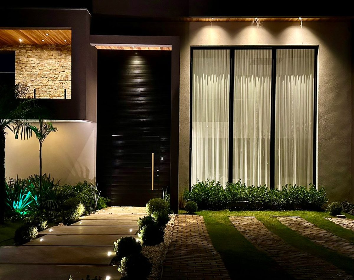 Casa de condomínio com suítes