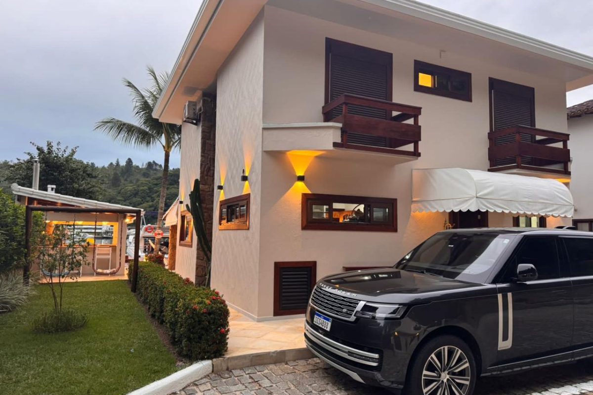 Casa com 5 Suítes em Angra dos Reis