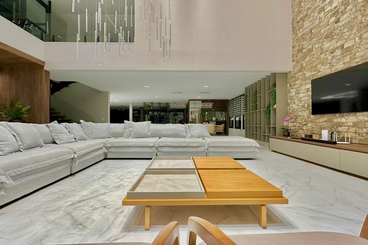 Casa de condomínio com suítes