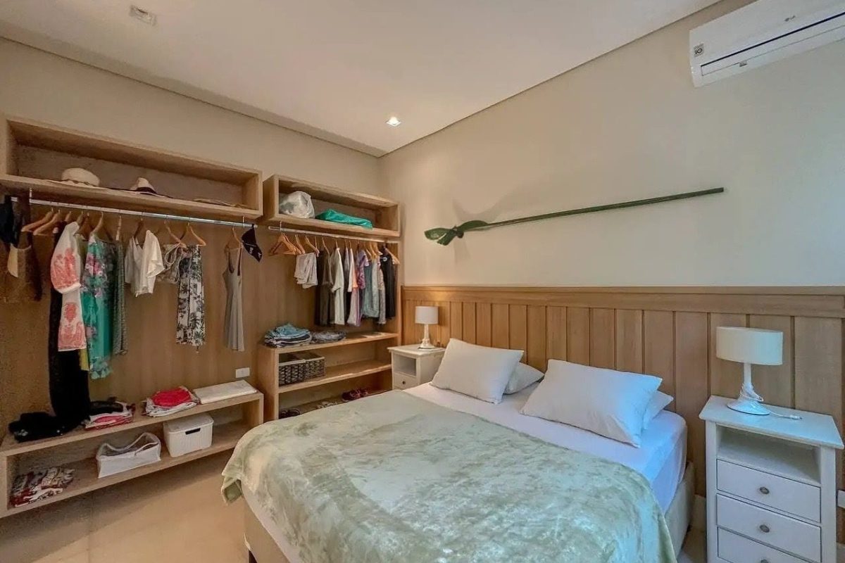 Casa pé na areia com 6 suítes