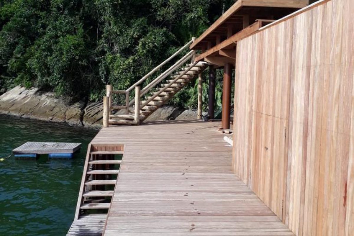 Casa de condomínio Porto Maui com suítes.