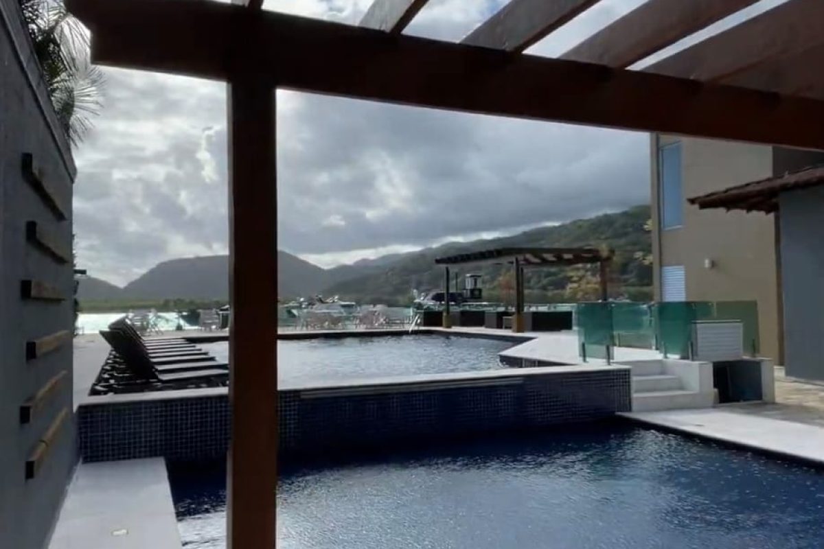 Casa de Condomínio com 2 Quartos à venda, 85m² - Balneário Praia do Perequê