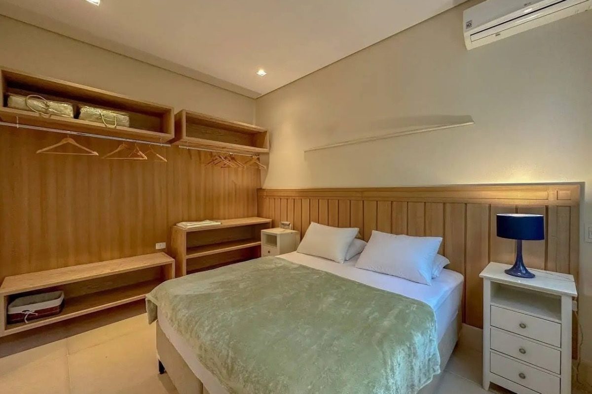 Casa pé na areia com 6 suítes