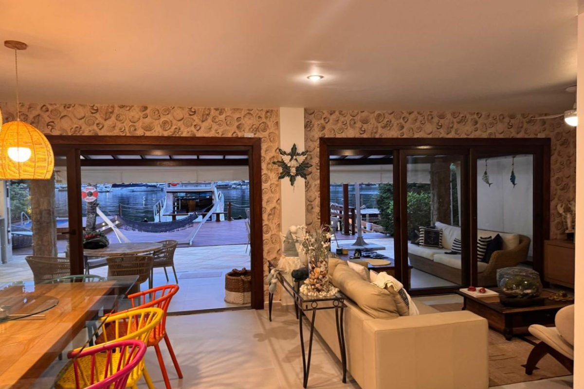 Casa com 5 Suítes em Angra dos Reis