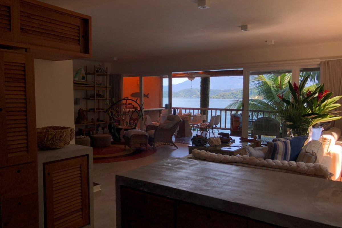 Casa de Condomínio com 4 Quartos à venda, 262m² - Ponta Da Cruz