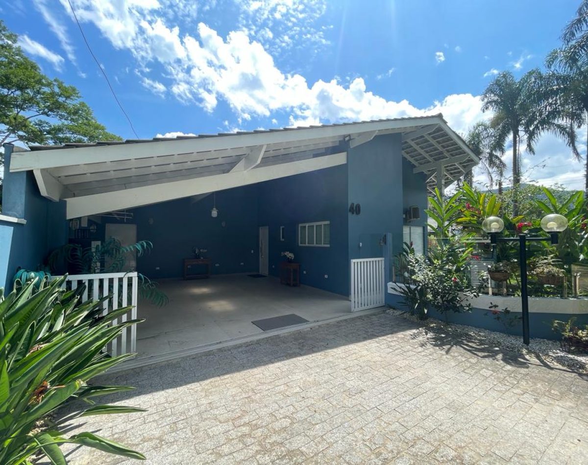 Casa em condomínio 5 suítes