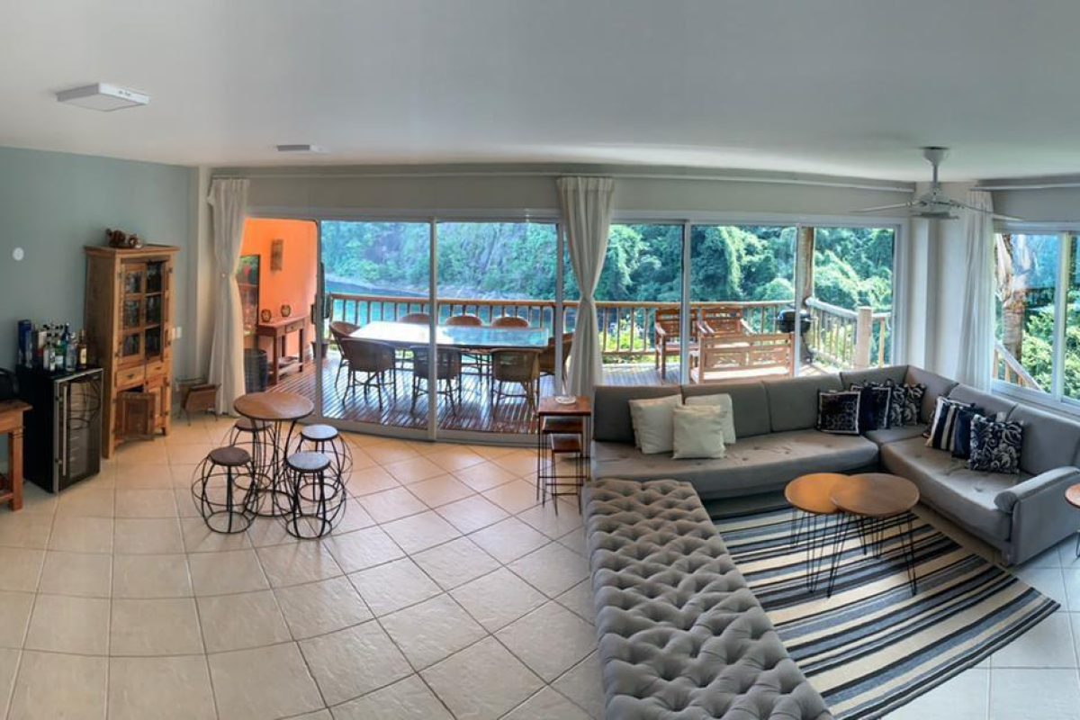 Casa de condomínio Porto Maui com suítes.