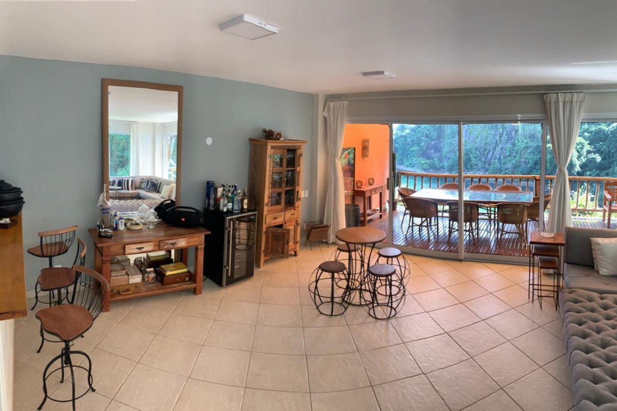 Casa de condomínio Porto Maui com suítes.