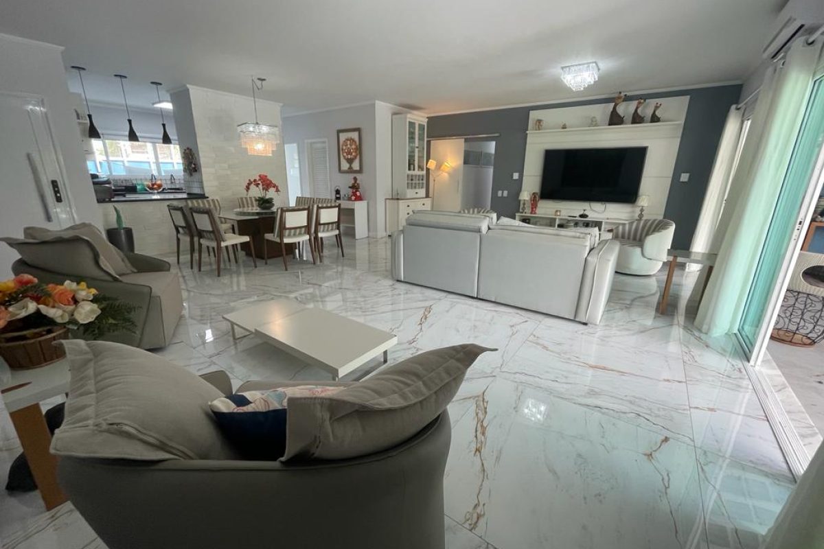 Casa em condomínio 5 suítes