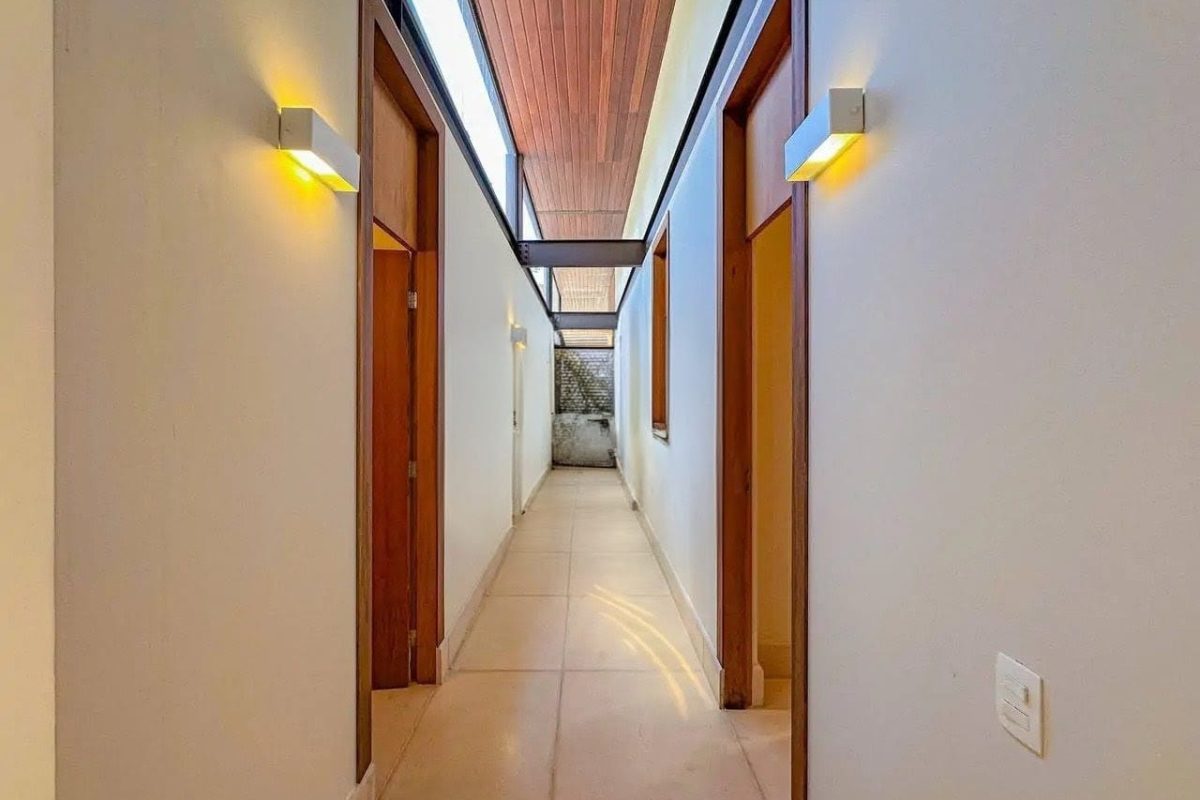 Casa pé na areia com 6 suítes