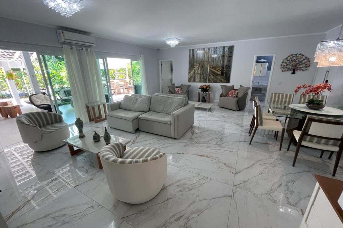 Casa em condomínio 5 suítes