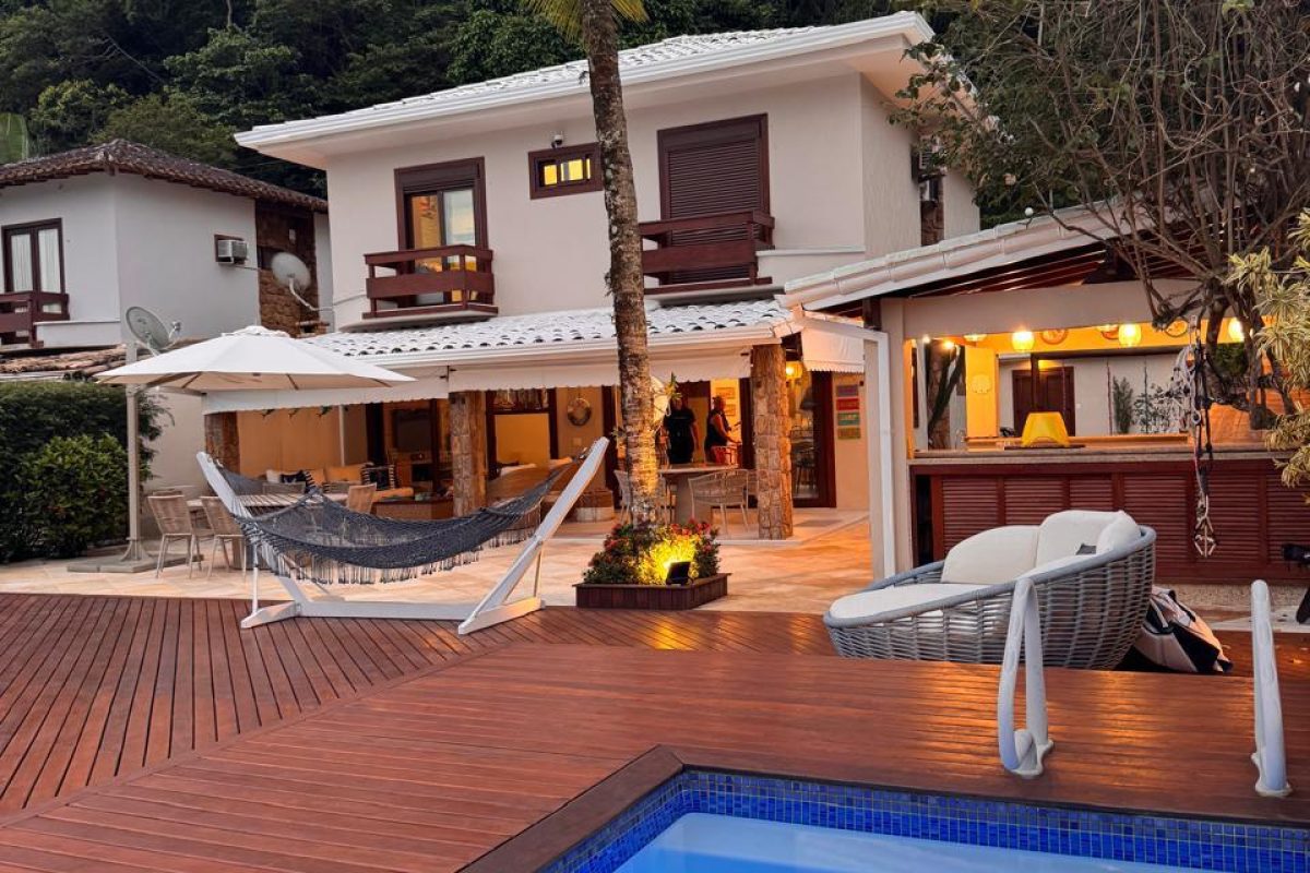 Casa com 5 Suítes em Angra dos Reis