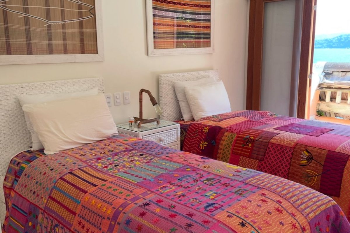 Casa de Condomínio com 4 Quartos à venda, 262m² - Ponta Da Cruz