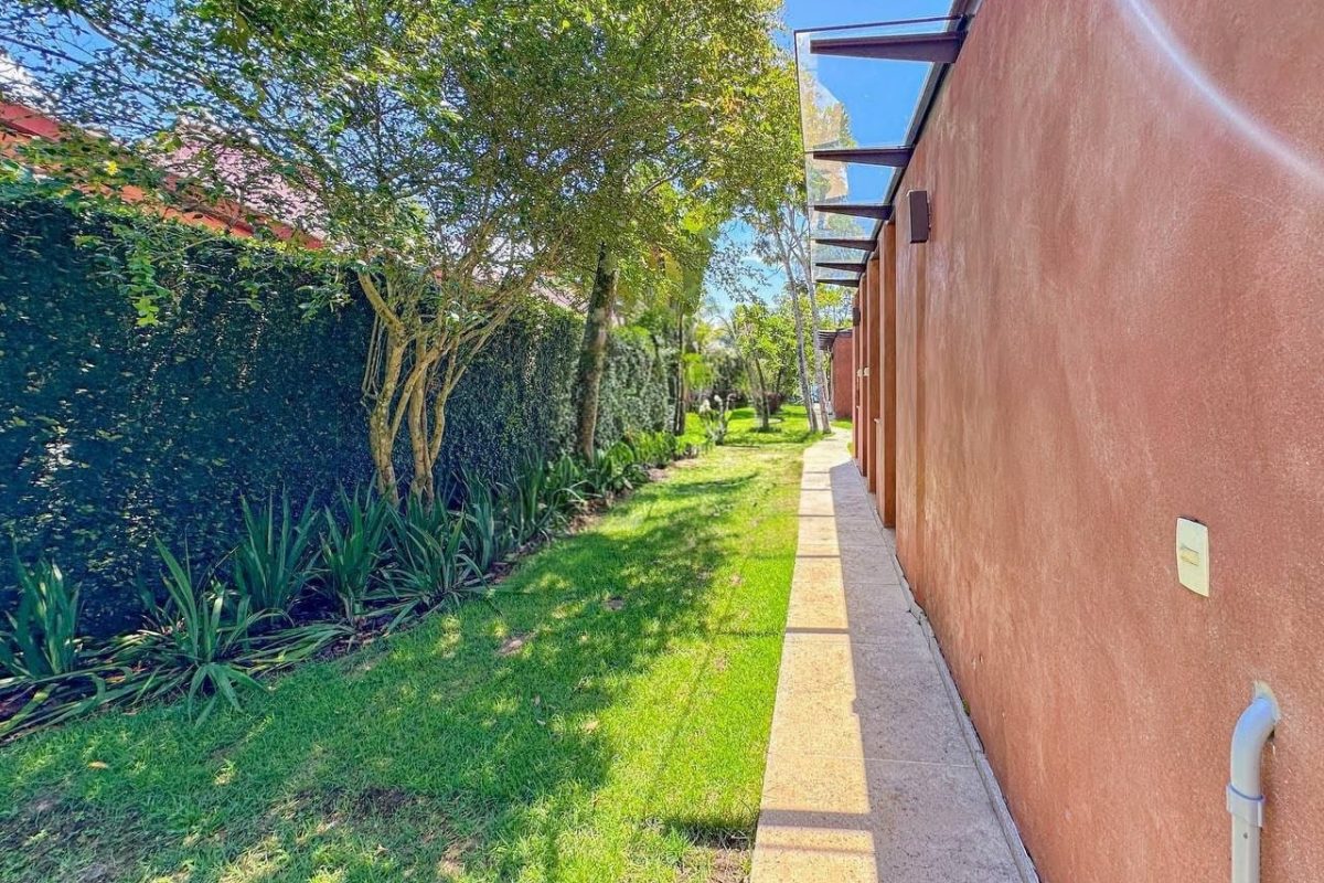 Casa pé na areia com 6 suítes