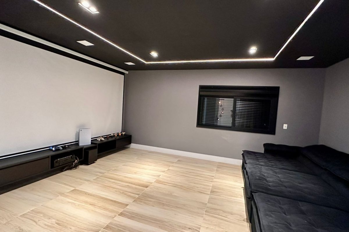 Casa de condomínio com suítes