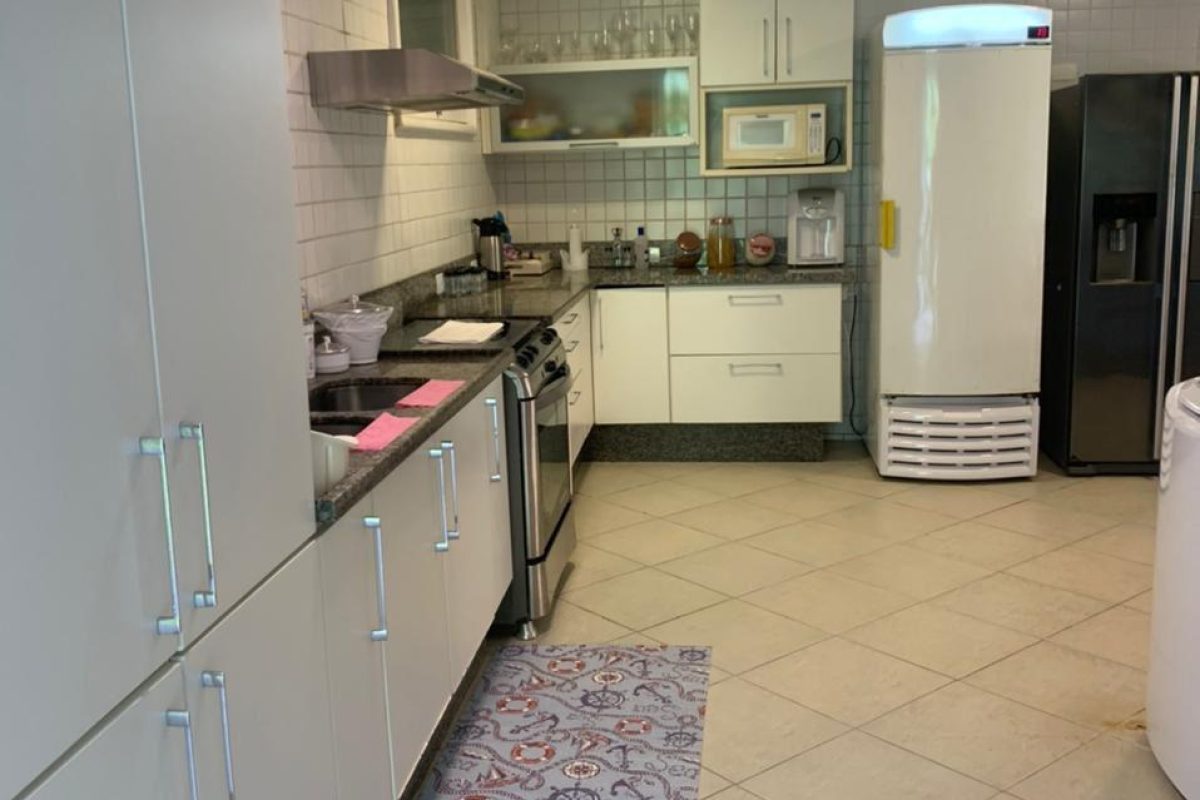 Casa de condomínio Porto MauÍ com suítes.