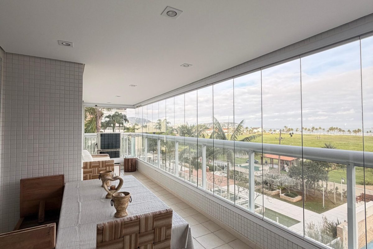 Apartamento Frente mar com 4 suítes