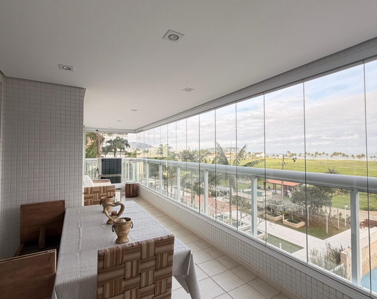 Apartamento Frente mar com 4 suítes