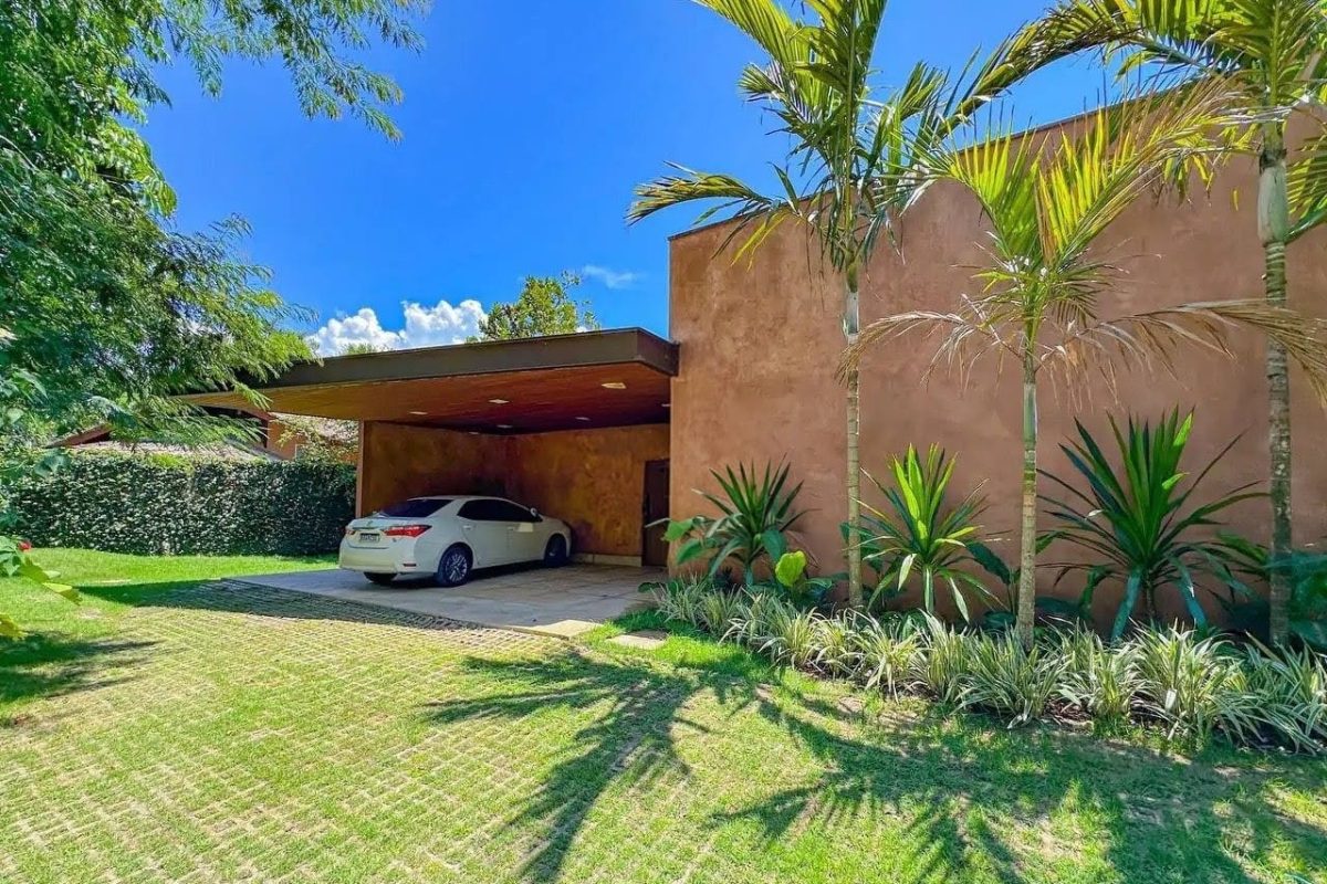 Casa pé na areia com 6 suítes