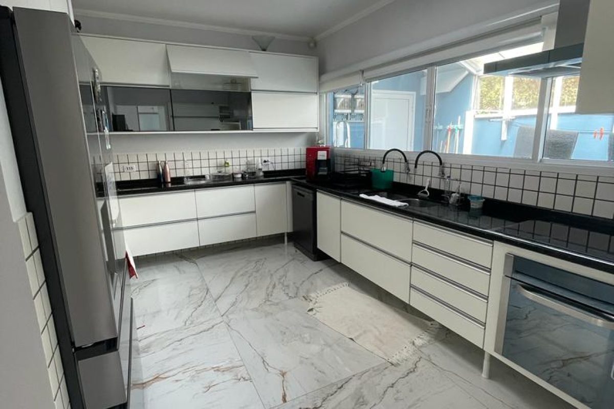 Casa em condomínio 5 suítes
