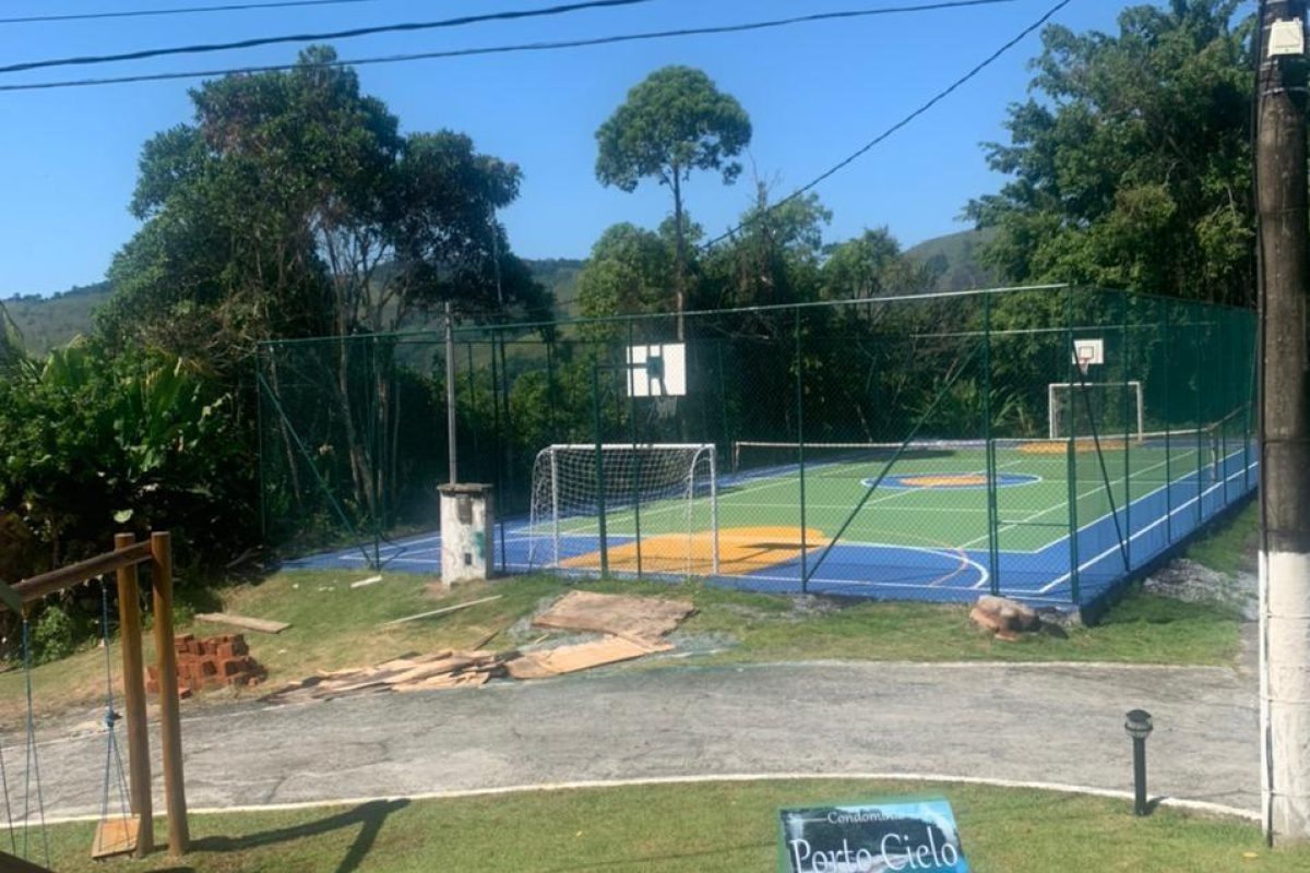 Casa de condomínio Porto MauÍ com suítes.