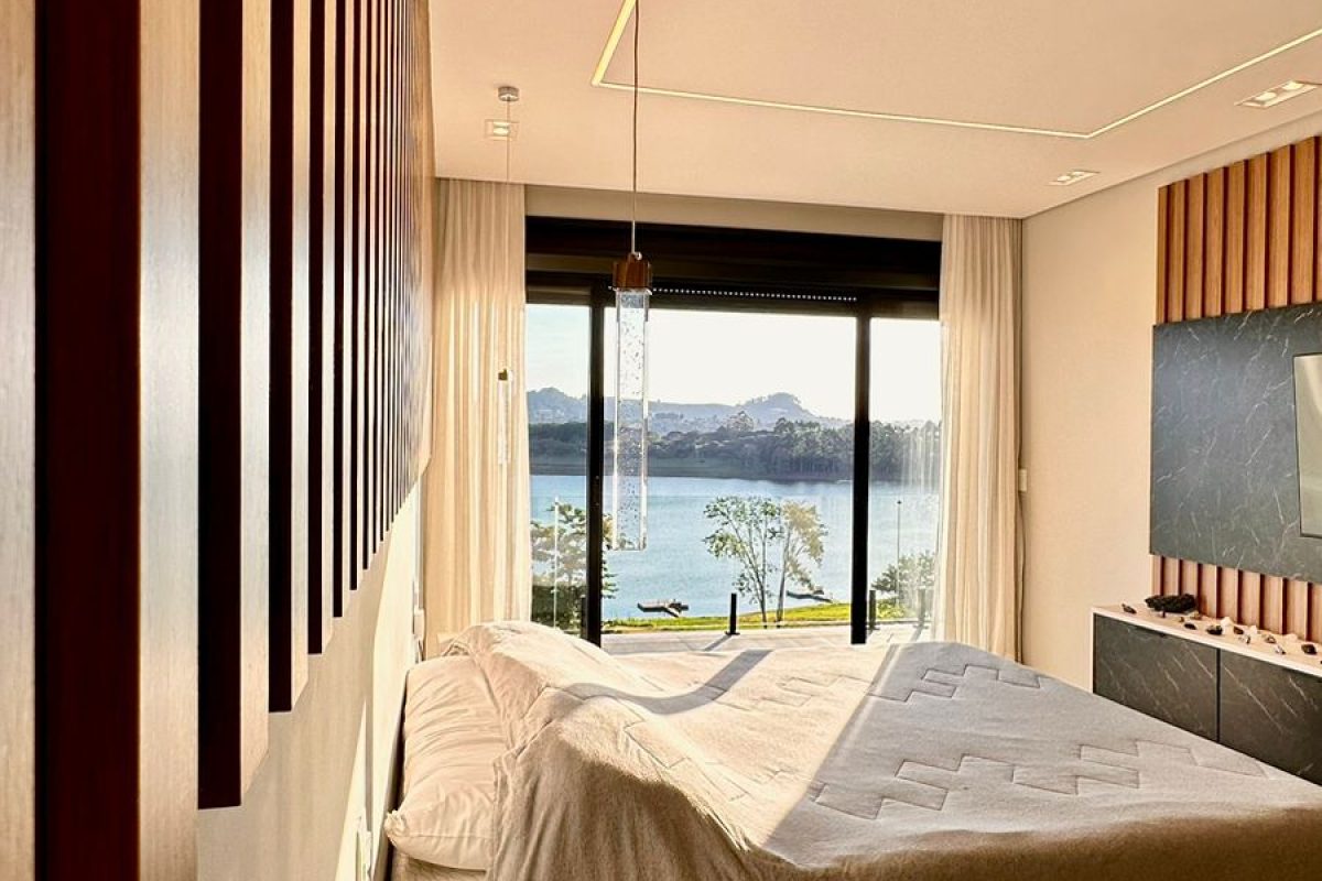 Casa de condomínio com suítes