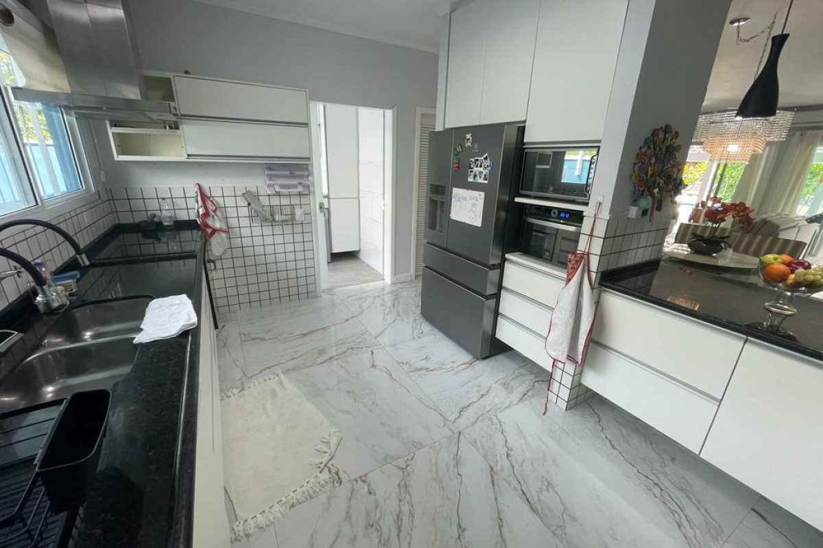Casa em condomínio 5 suítes