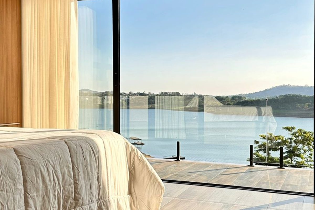 Casa de condomínio com suítes