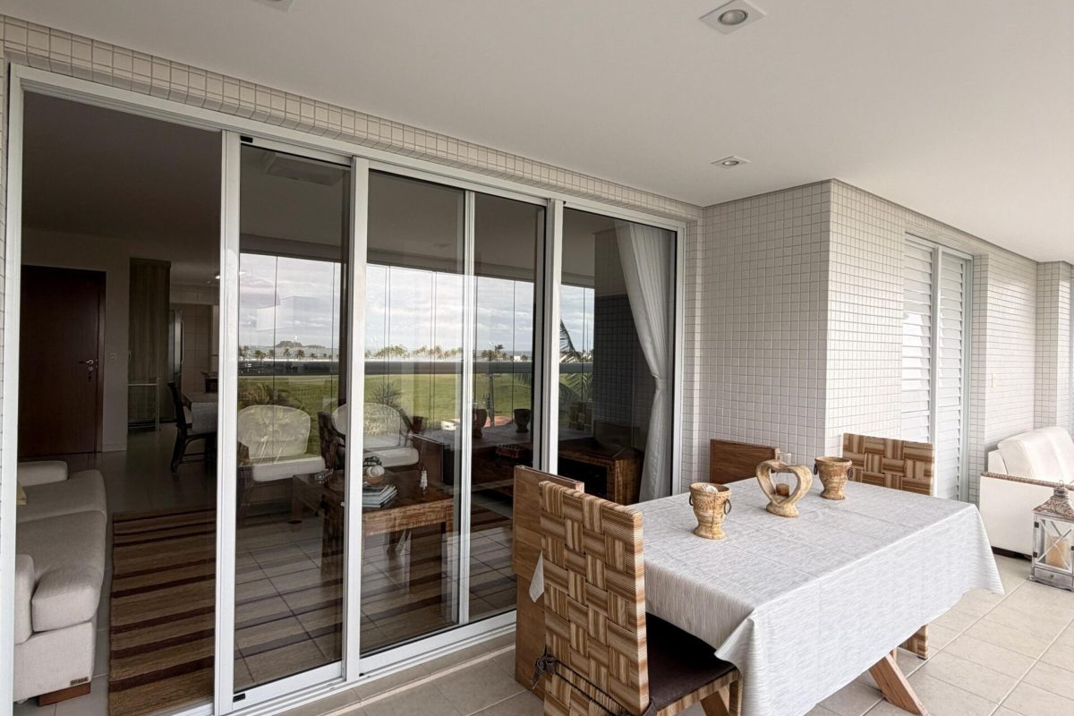 Apartamento Frente mar com 4 suítes