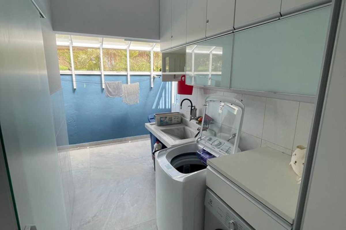Casa em condomínio 5 suítes