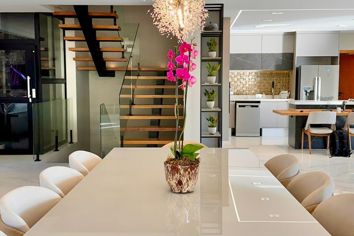 Casa de condomínio com suítes