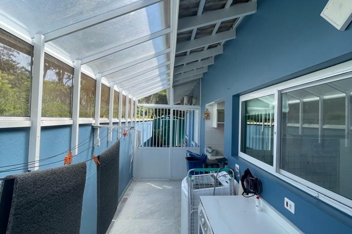 Casa em condomínio 5 suítes