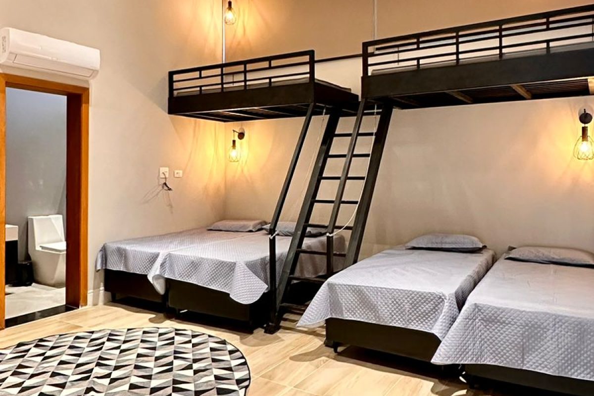 Casa de condomínio com suítes