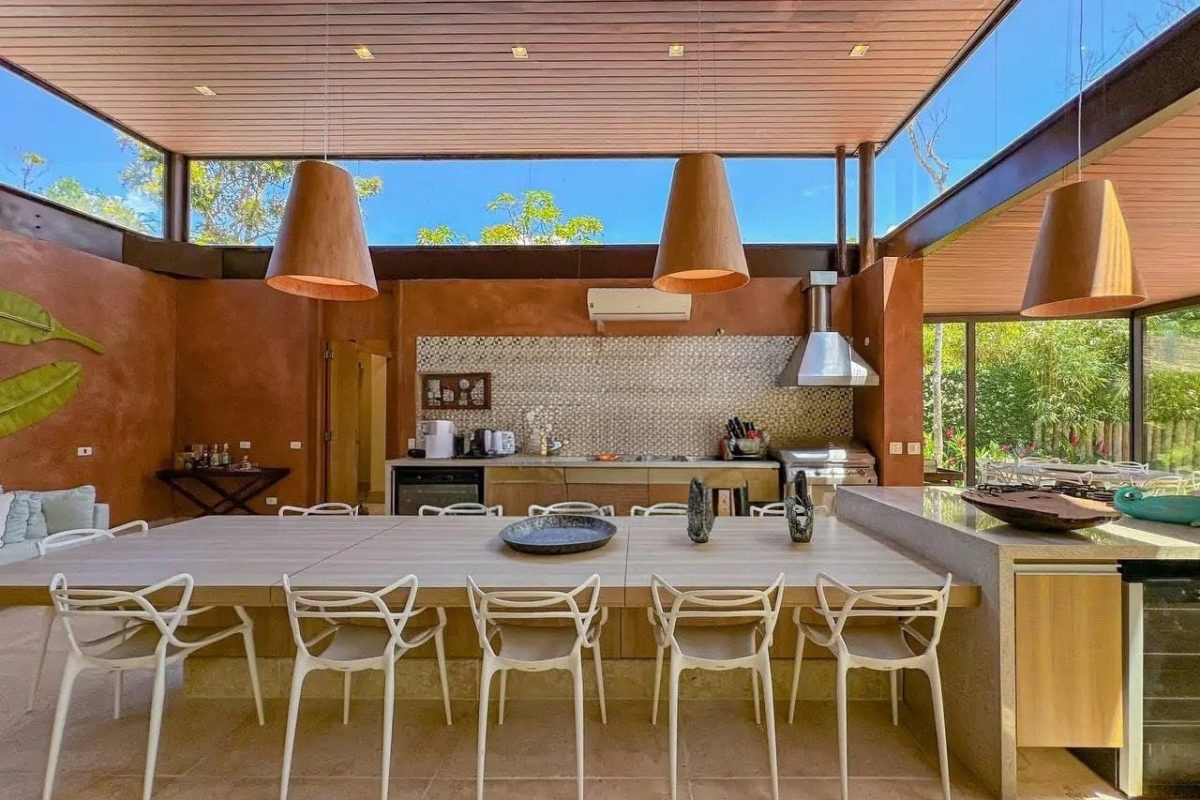 Casa pé na areia com 6 suítes