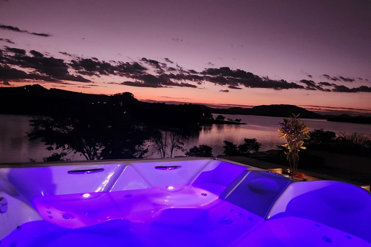 Casa de condomínio com suítes