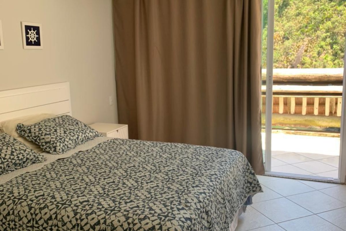 Casa de condomínio Porto MauÍ com suítes.