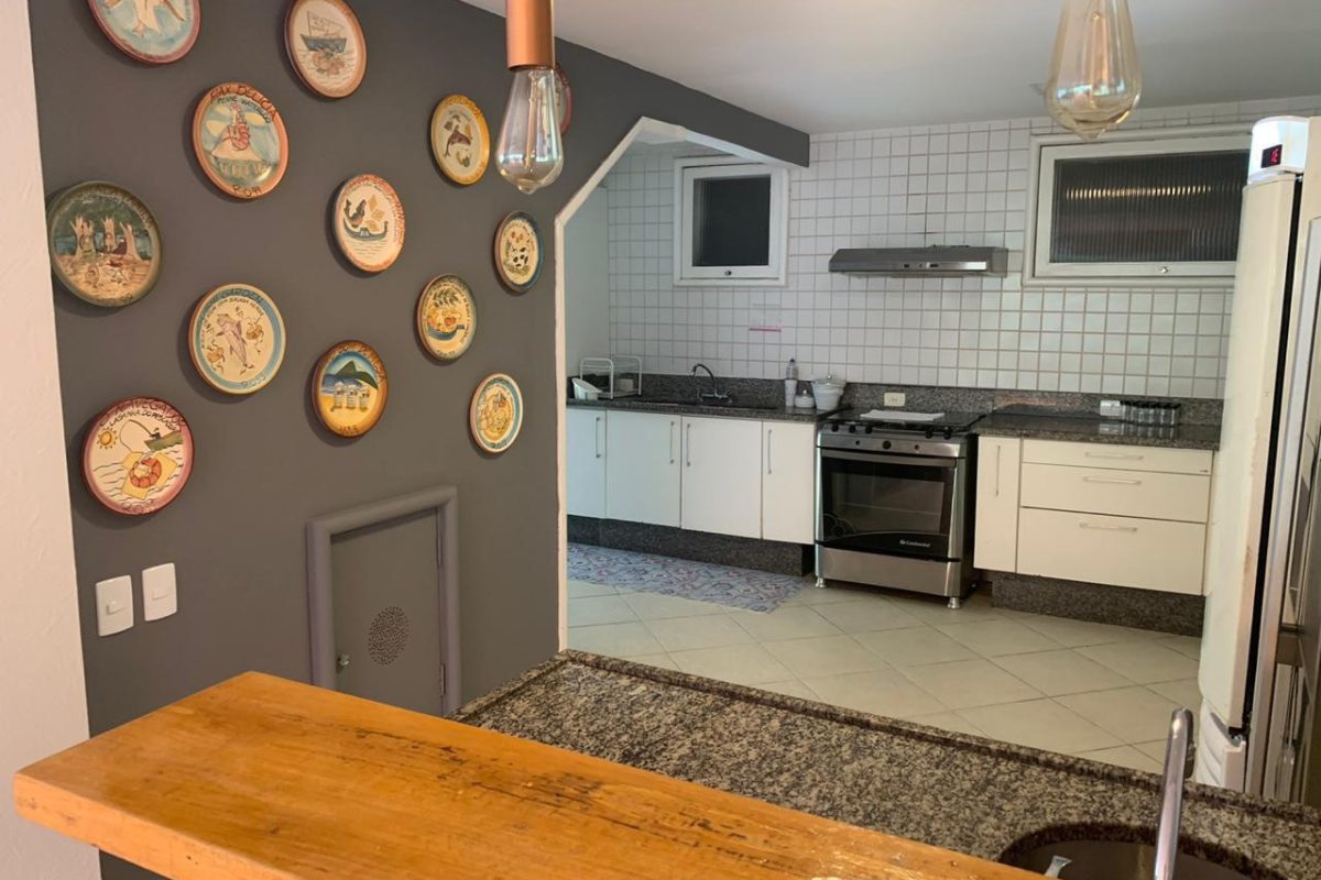 Casa de condomínio Porto MauÍ com suítes.