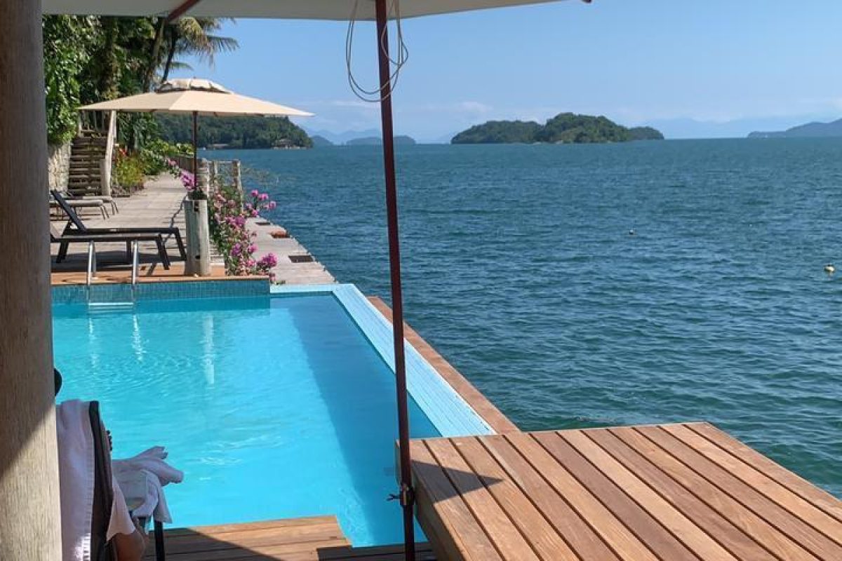 Casa de condomínio Porto MauÍ com suítes.