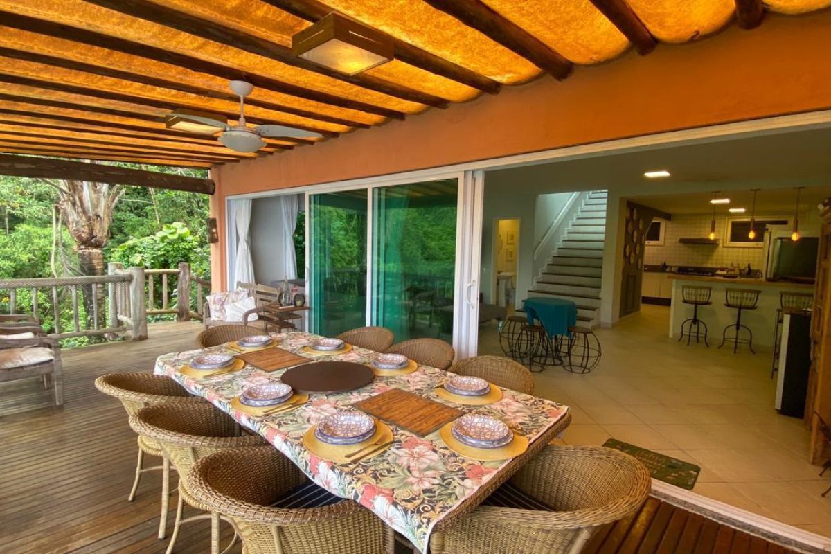 Casa de condomínio Porto MauÍ com suítes.