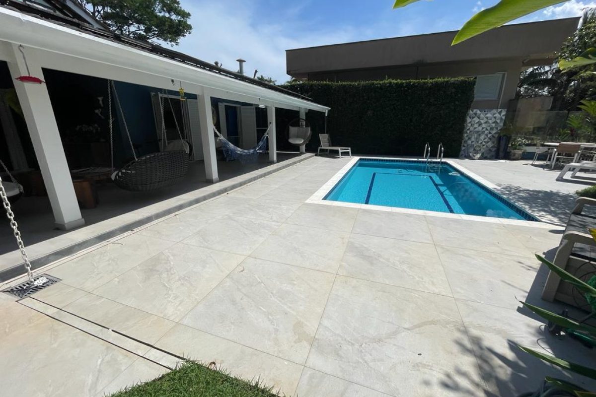 Casa em condomínio 5 suítes