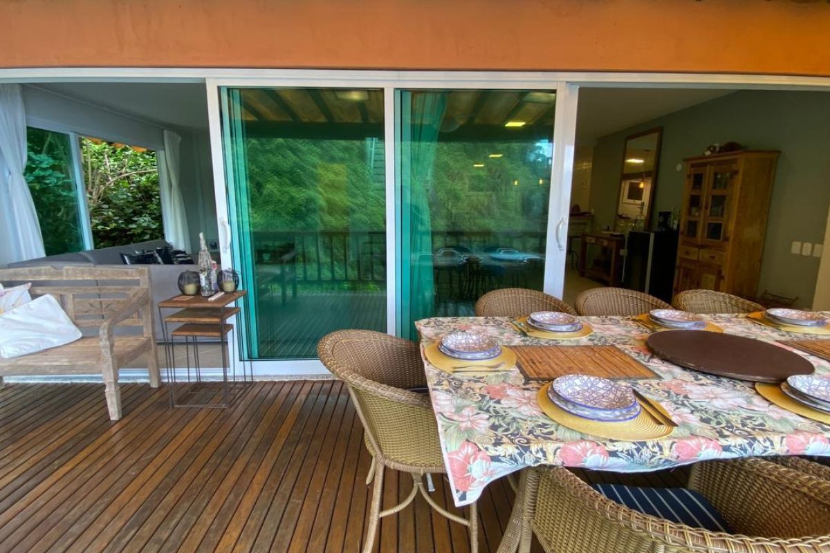 Casa de condomínio Porto MauÍ com suítes.