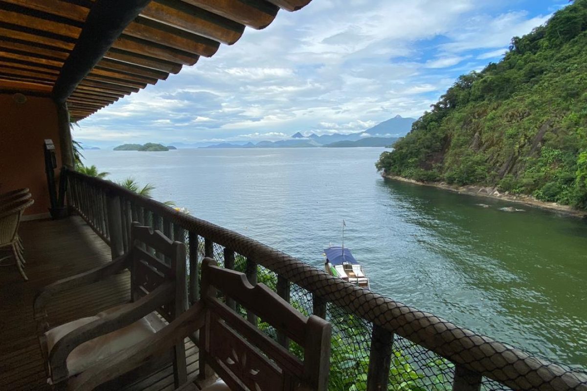 Casa de condomínio Porto MauÍ com suítes.