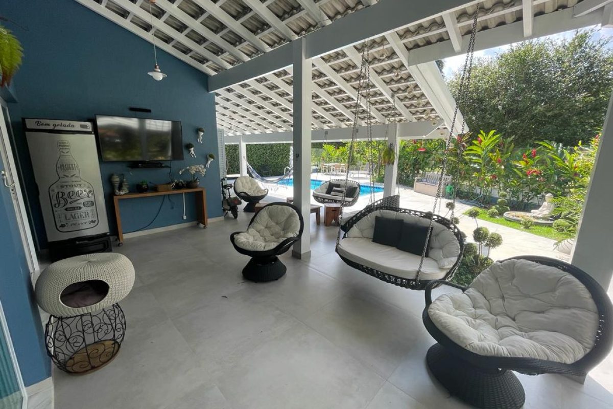 Casa em condomínio 5 suítes