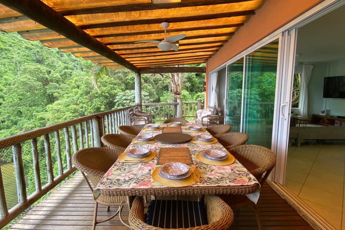 Casa de condomínio Porto MauÍ com suítes.