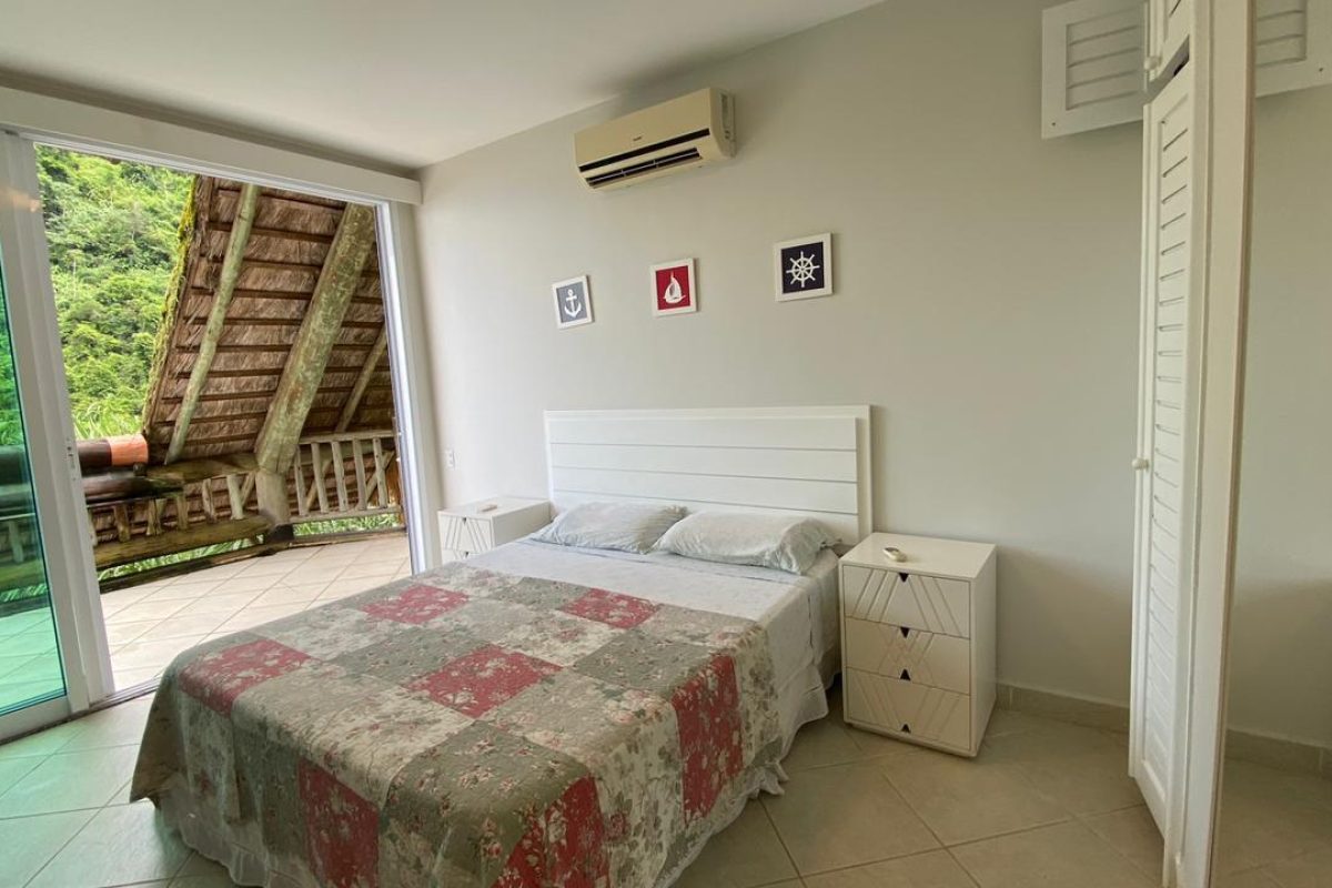 Casa de condomínio Porto MauÍ com suítes.