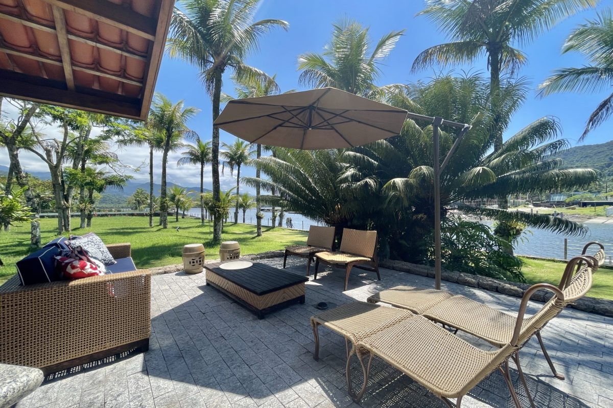 Casa de Condomínio com 5 Quartos à venda, 750m² - Balneário Praia do Perequê