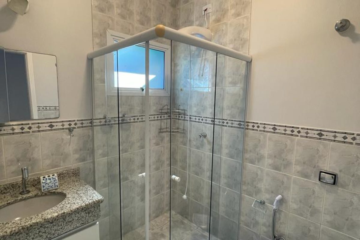 Casa em condomínio 5 suítes