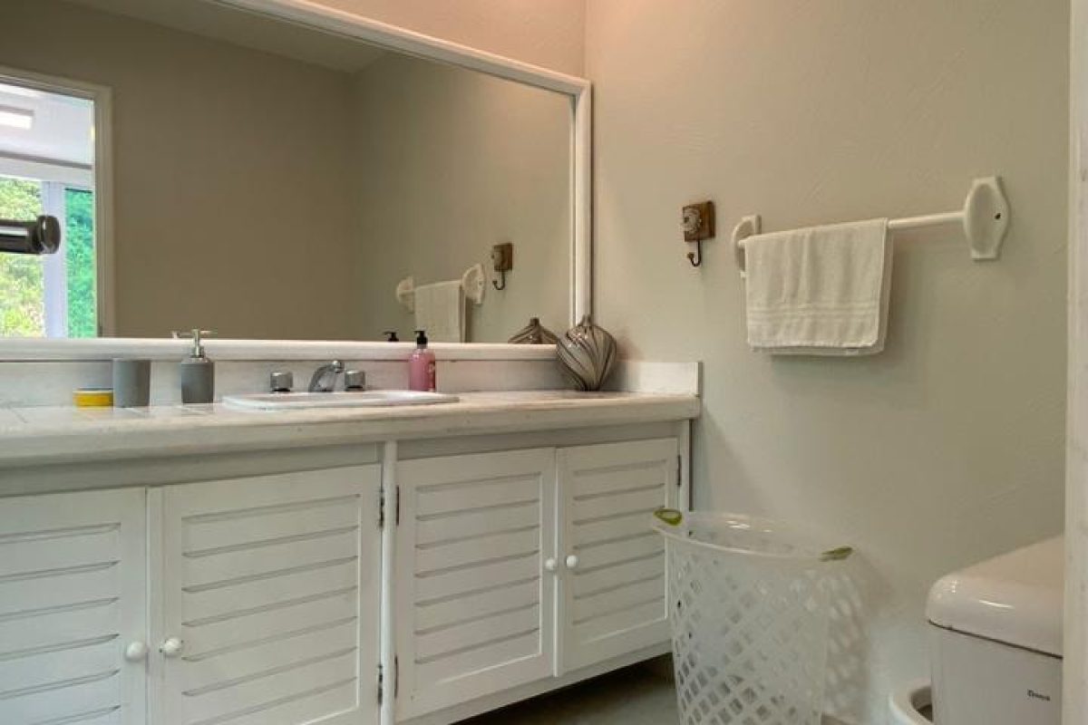 Casa de condomínio Porto MauÍ com suítes.